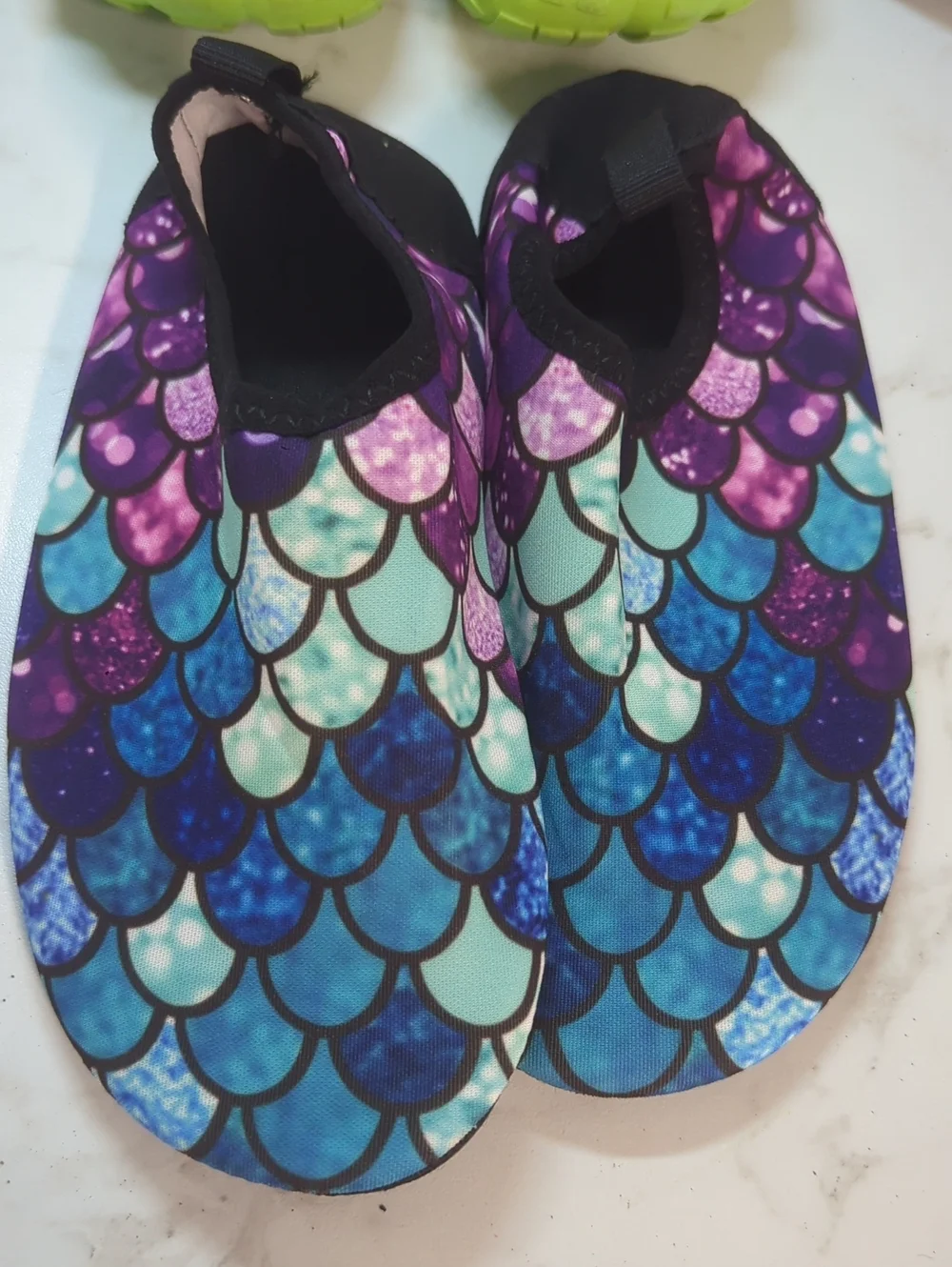 4 PAIRS WATER SHOES